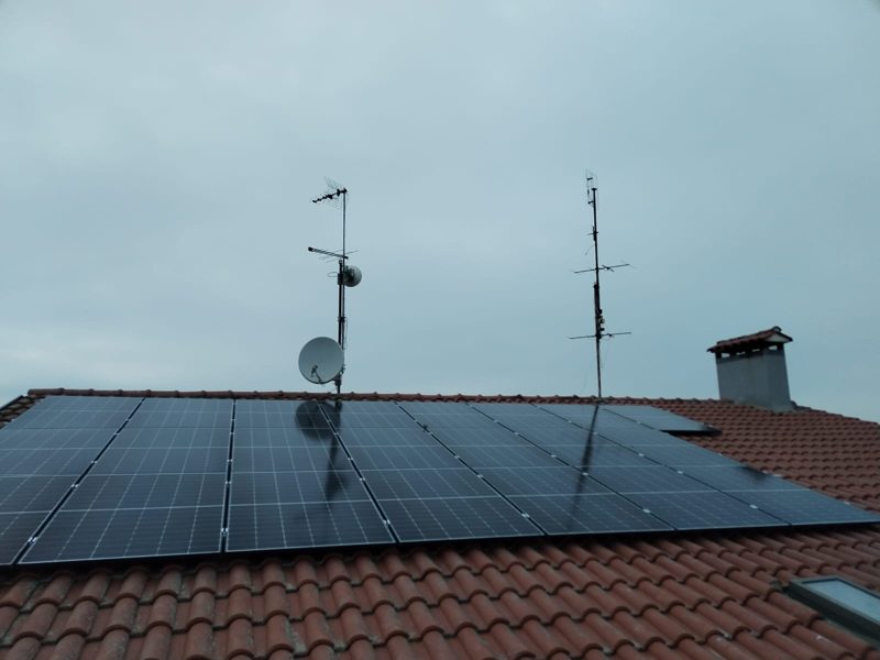Impianto fotovoltaico realizzato a Due Carrare