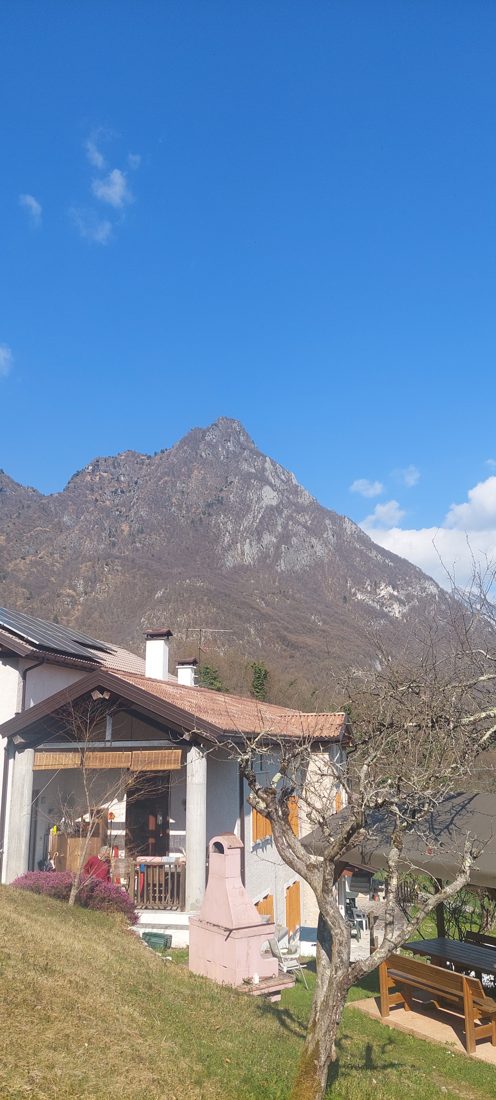 Impianto sul tetto, vista dalla valle